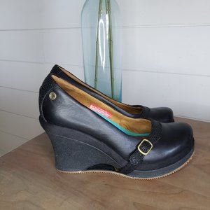 Mozo Black Fresco Wedge Platform Buckle Shoe Size 7